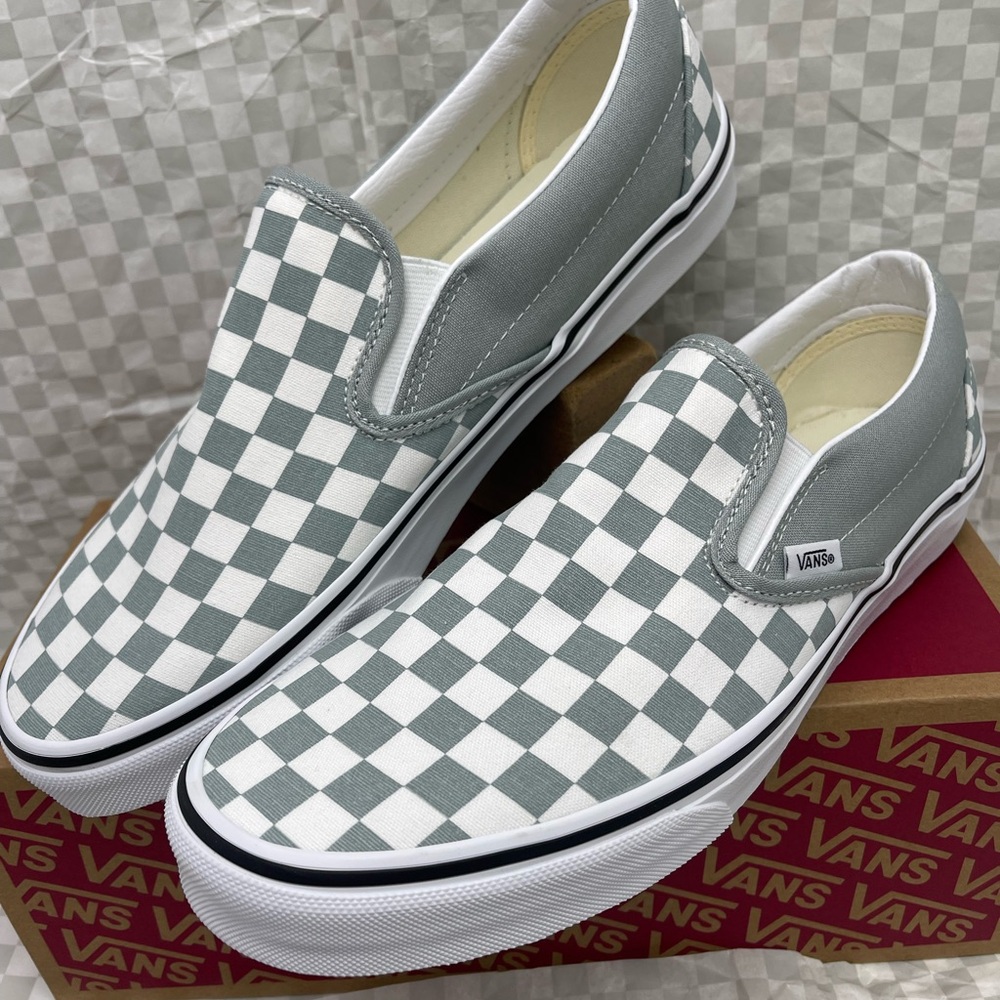 Vans WMN Classic Slip-On
Color Theory Checkerboard Pure Grey
VN000D5PEPO Sneaker - Picture 10 of 16